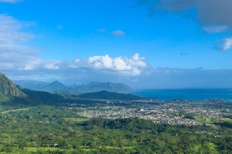 Nu'uana Pali lookout - Oahu Hawaii