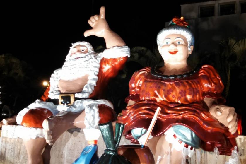 Giant sculptures of Shaka Santa and Tutu Mele in Honolulu